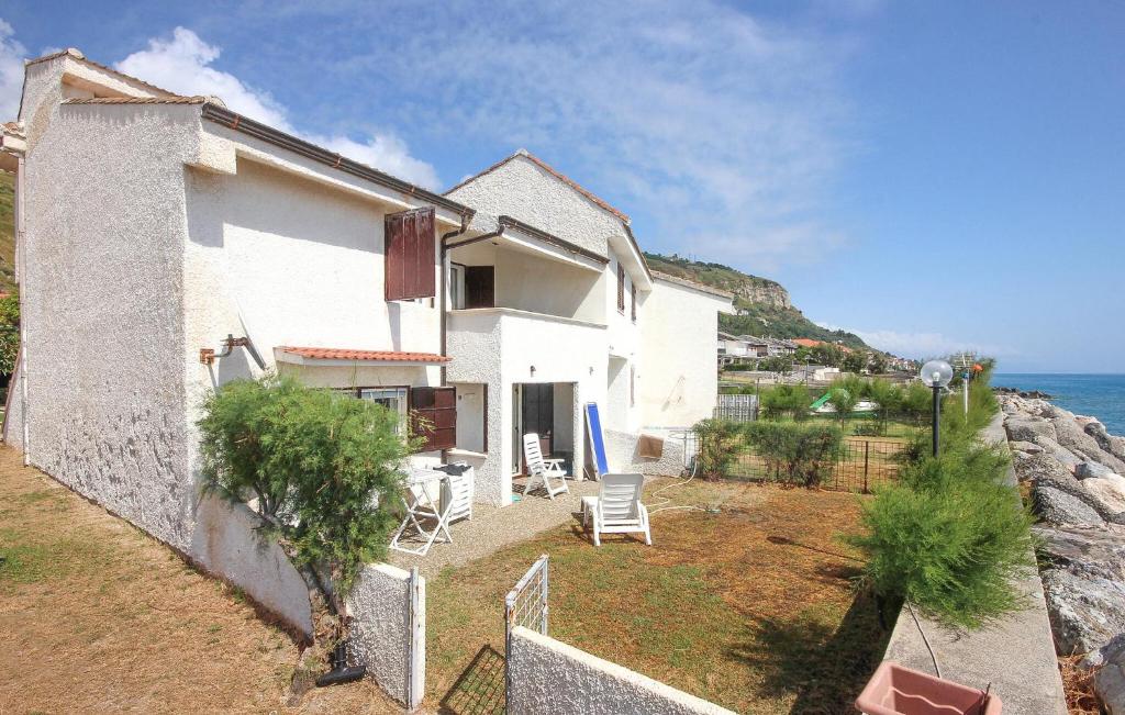 4 Bedroom Cozy Home In Cetraro
