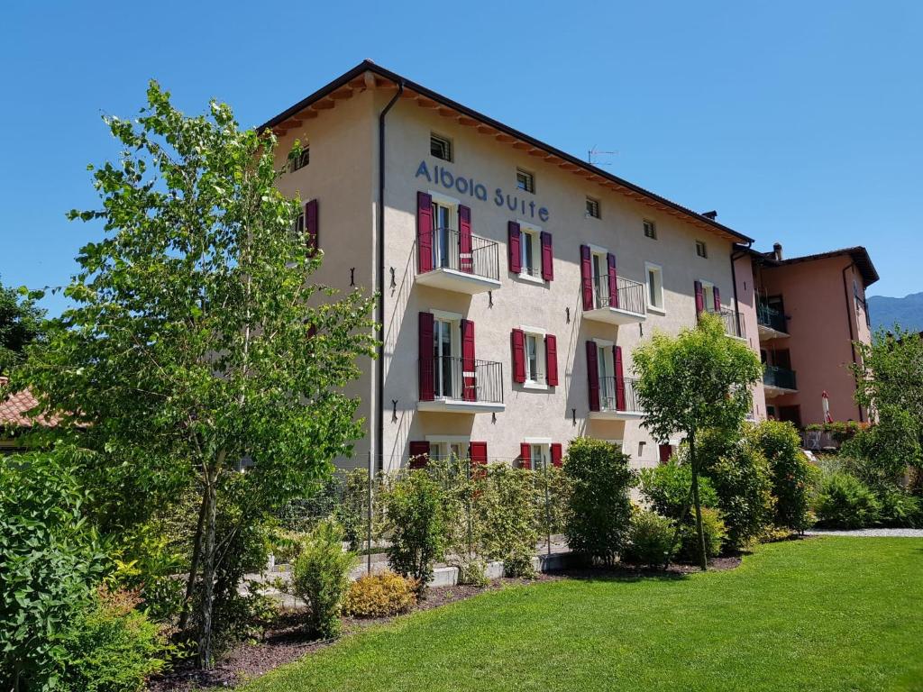 Albola Suite Holiday Apartments