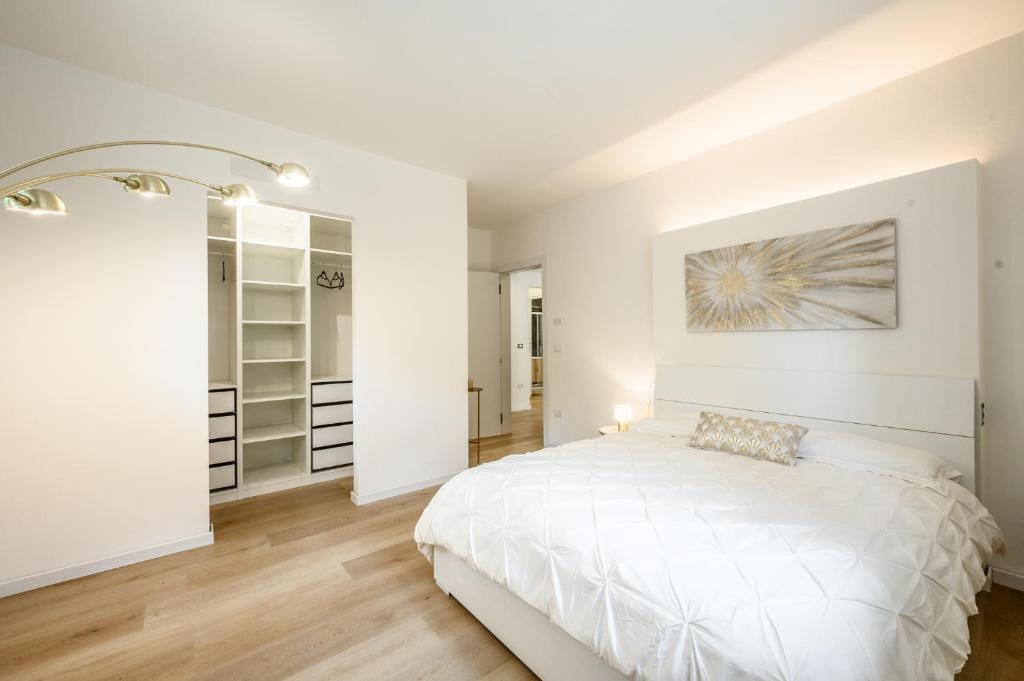Elegant Pied-à-Terre - Free WiFi, Private Parking & Air Conditioning