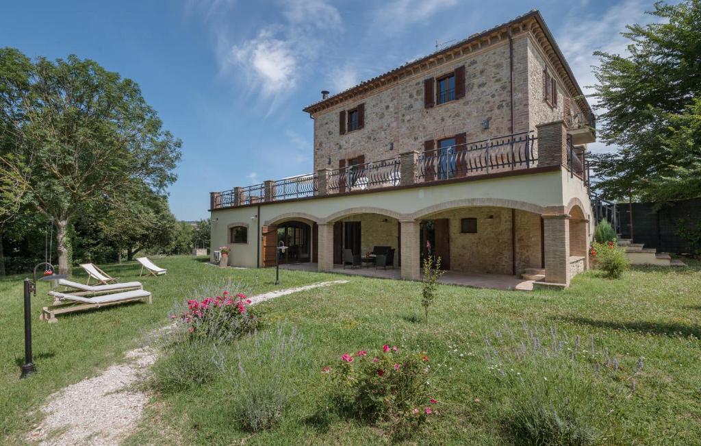 Lovely Apartment In Avigliano Umbro With Kitchen
