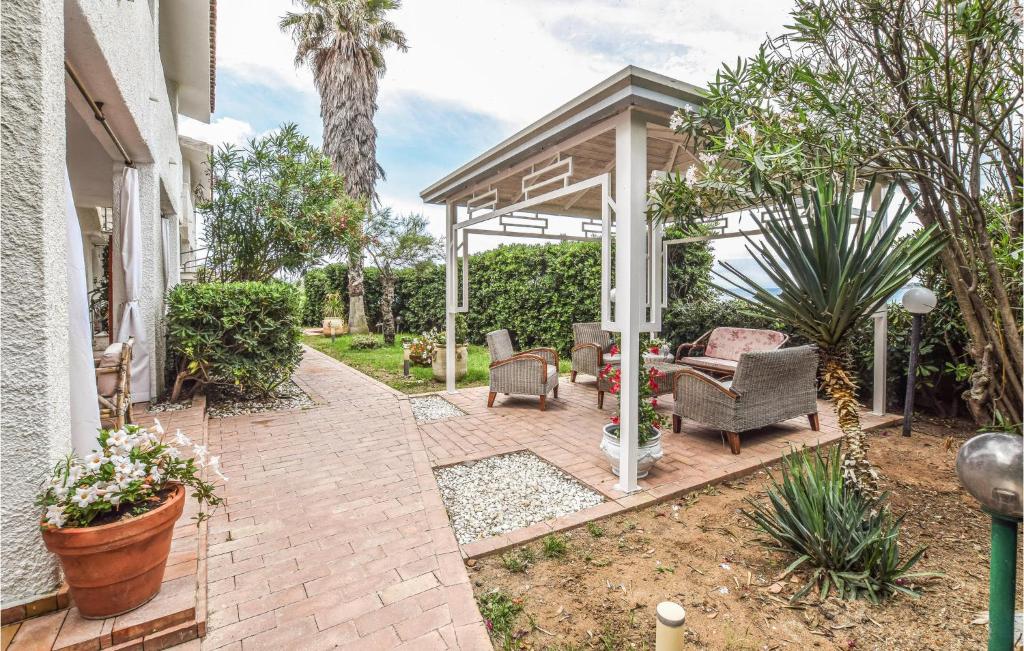Gorgeous Apartment In Capo Rizzuto With Wifi