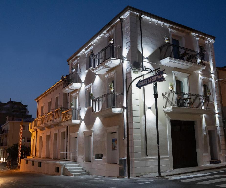 Antico Palazzo del Corso by Home Dardano