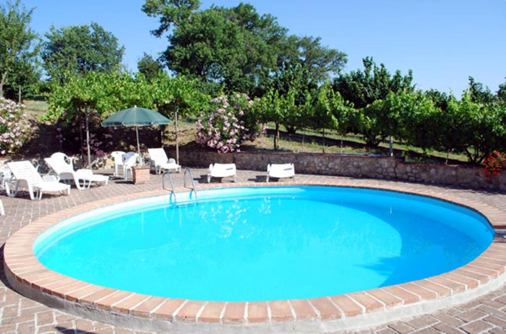 Spacious Apartment in Bevagna with Mountain View