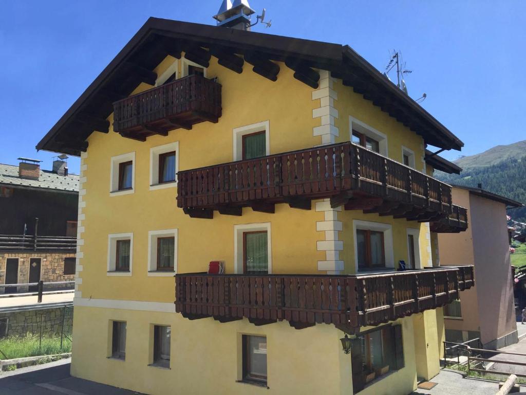 Comfortable Apartment in Livigno with Balcony