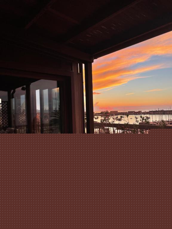 Attico con terrazza sul porticciolo turistico di Vibo Marina