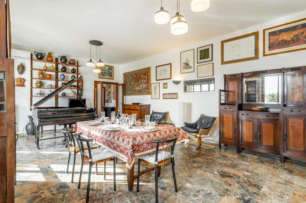 Attico Pisaurum - Central Apartment with Parking!