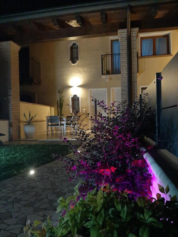 Sotto il Portico Home