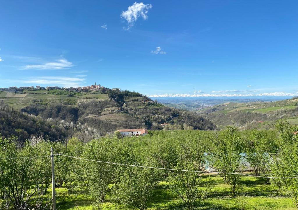 Ca'd Felice - Villa nella natura con vista Langhe