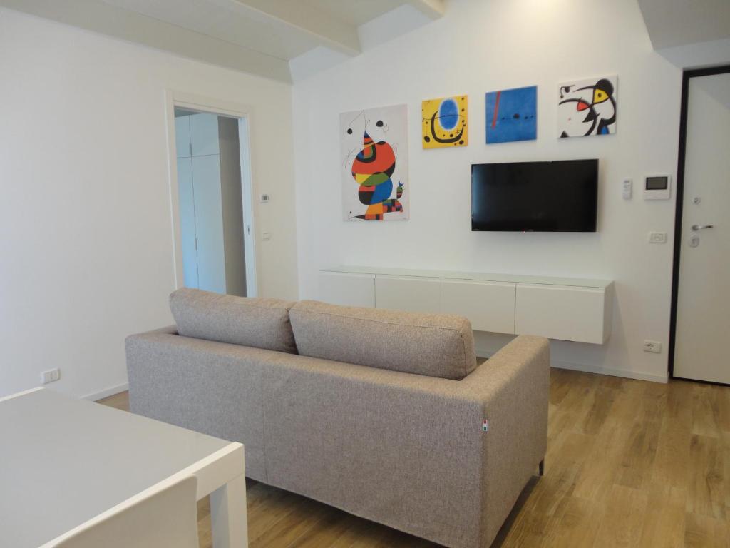 CASA MIRO' vicinissima al mare e parcheggio privato gratuito se disponibile