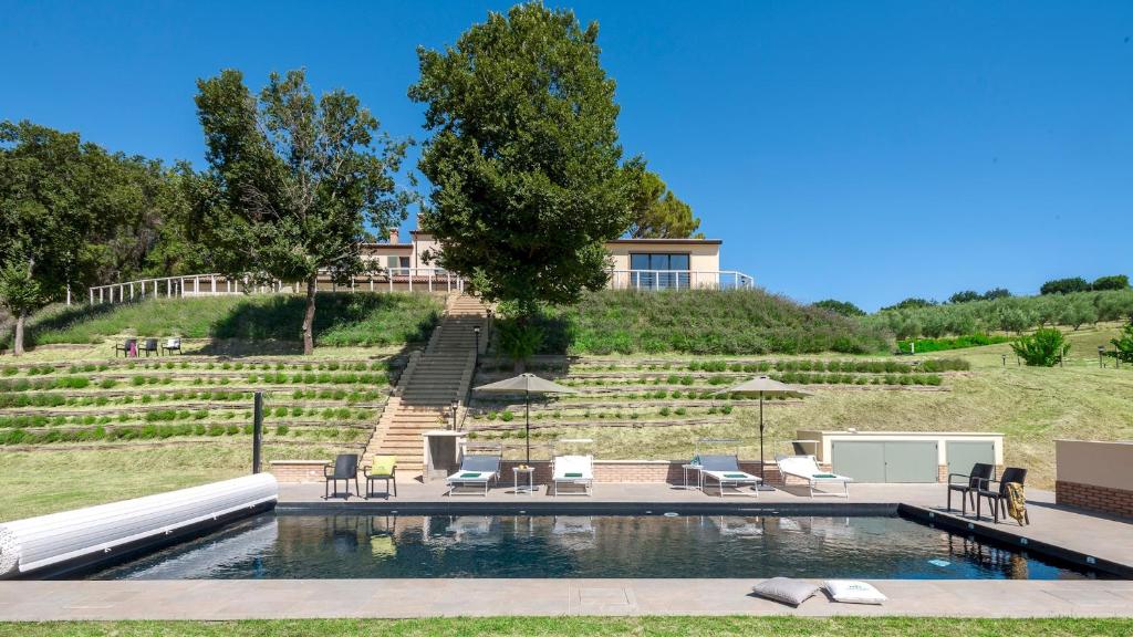 CASALE ASTRALIS 11, Emma Villas
