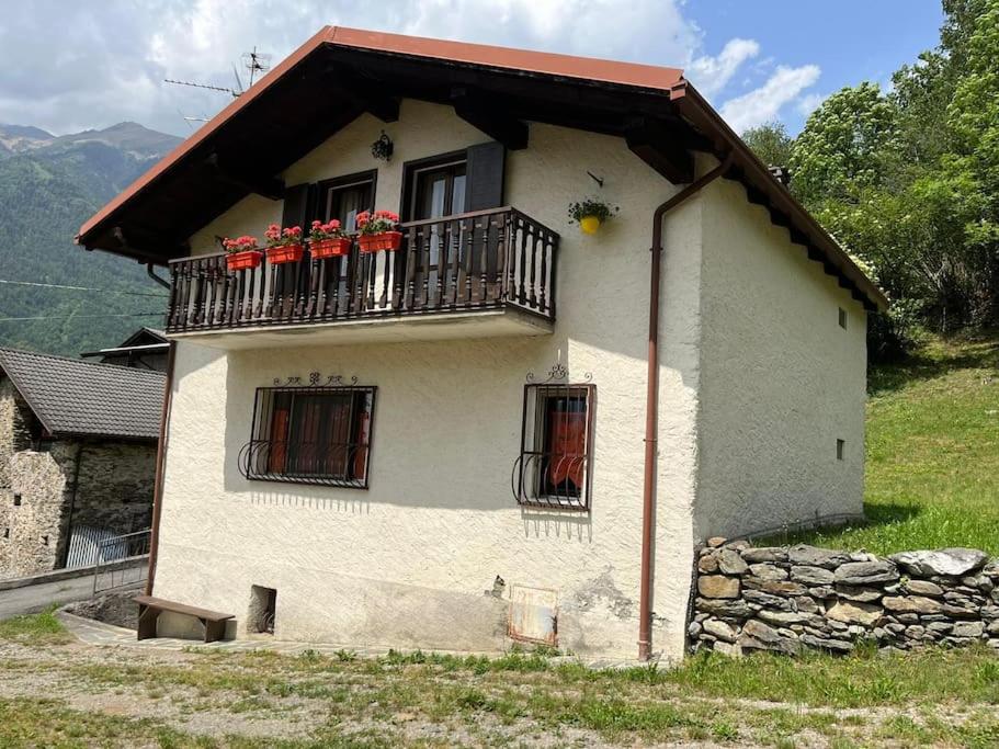 FOPPOLI CASTLE, PRIVATE 11th CENTURY FORTRESS WITH PANORAMIC VIEW, SAUNA AND HOT TUB OVERLOOKING THE VALTELLINA