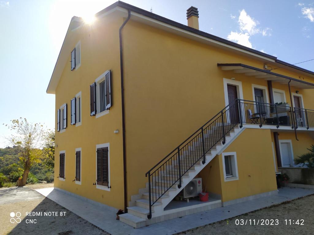 Cortile nel Conero