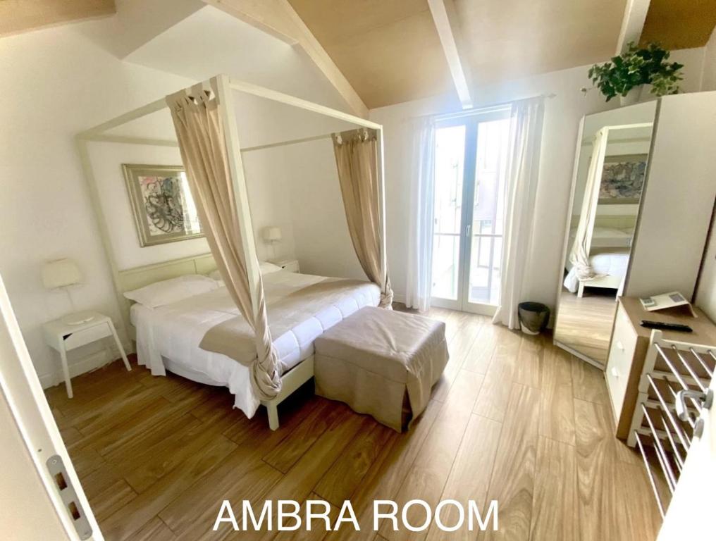 Essence Domus Ambra