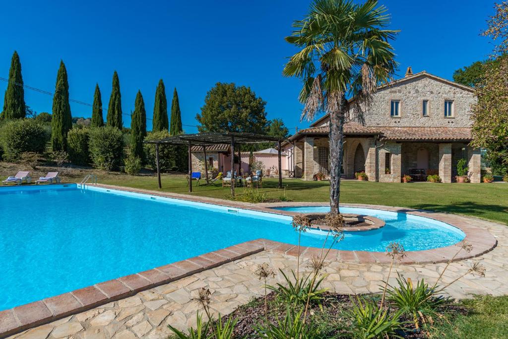 Casale Cicognola 12, Emma Villas