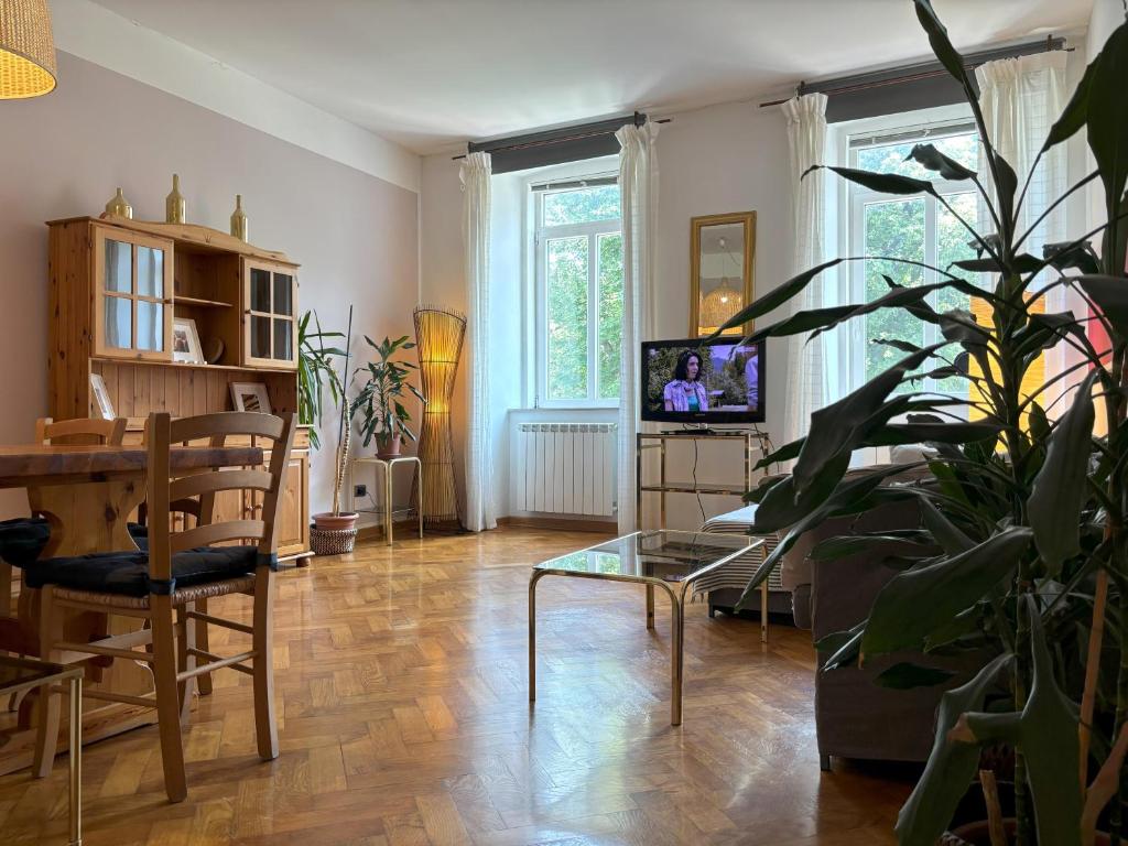 Flat Belpoggio 13