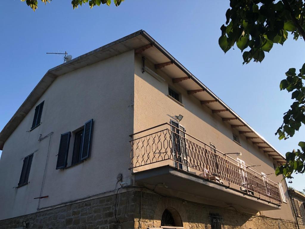 Gli ulivi Gualdo Tadino Uniquement de samedi à samedi Lits pour 10 personnes