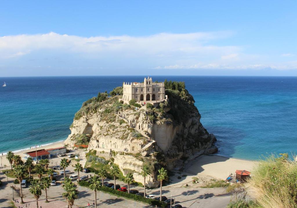 H2O TROPEA