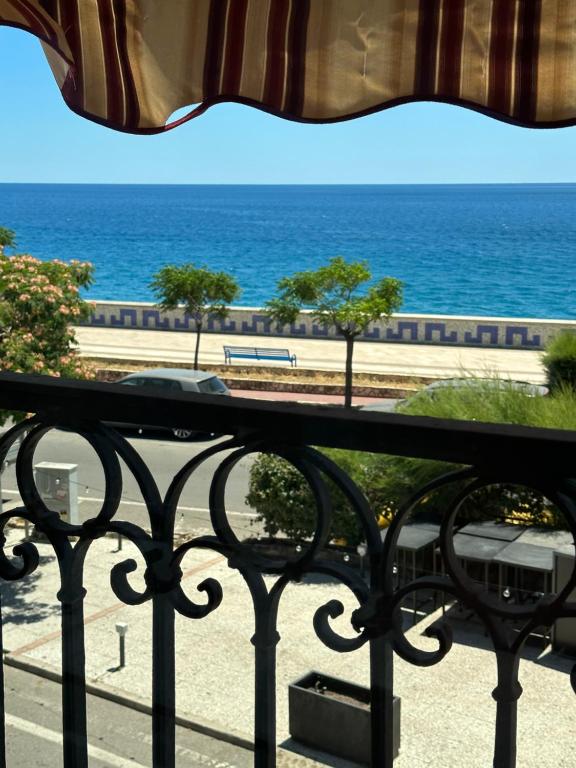 HICE ROOM Sul Lungomare Vista Mare