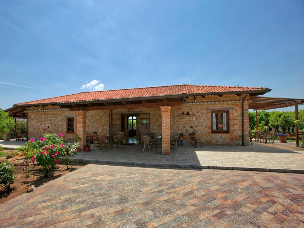 Countryside Holiday Home in Limbadi near Sea