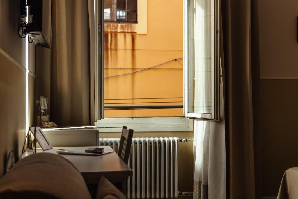 Il Tiro Rooms