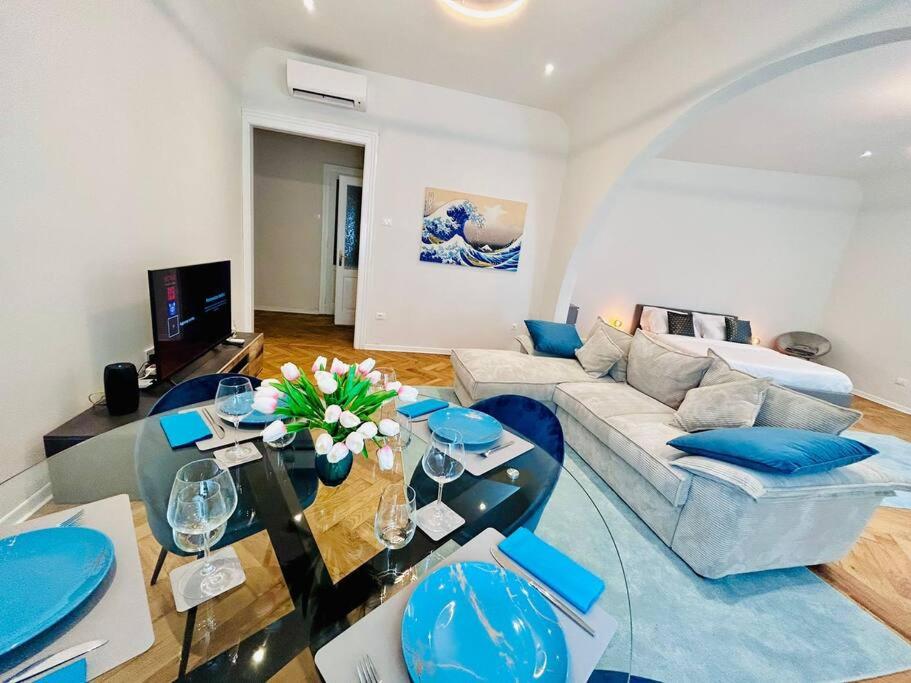 IVI - Boutique Home