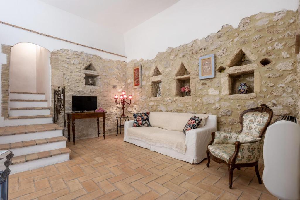 Le Scalette - Holiday Home in Calvi - ItalyWeGo