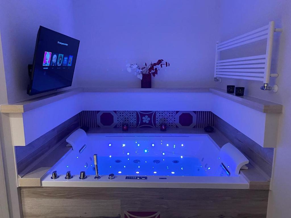 MAD SUITES & APARTMENTS
