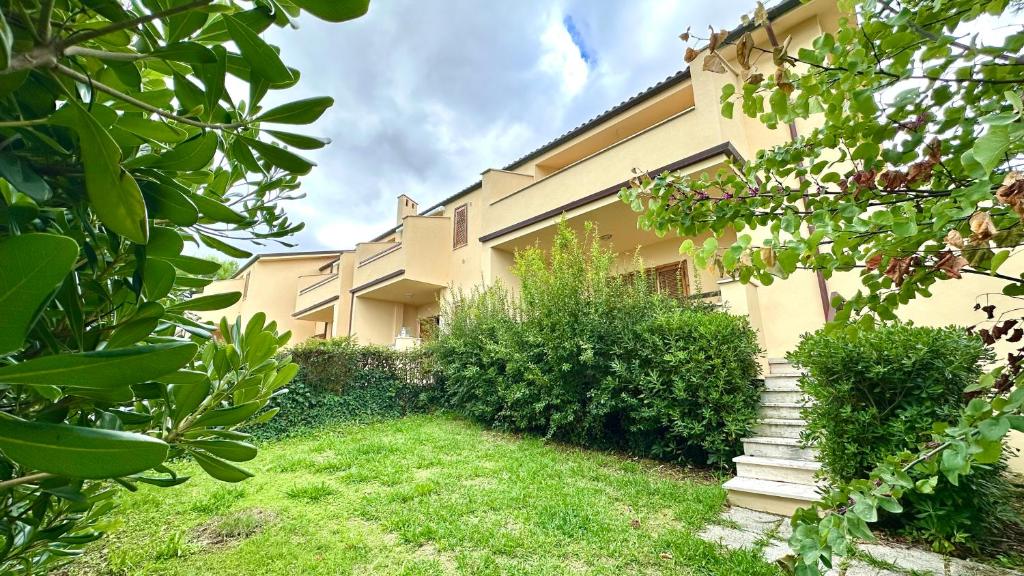 Marcelli, trilocale con giardino a 200mt dal mare - M114