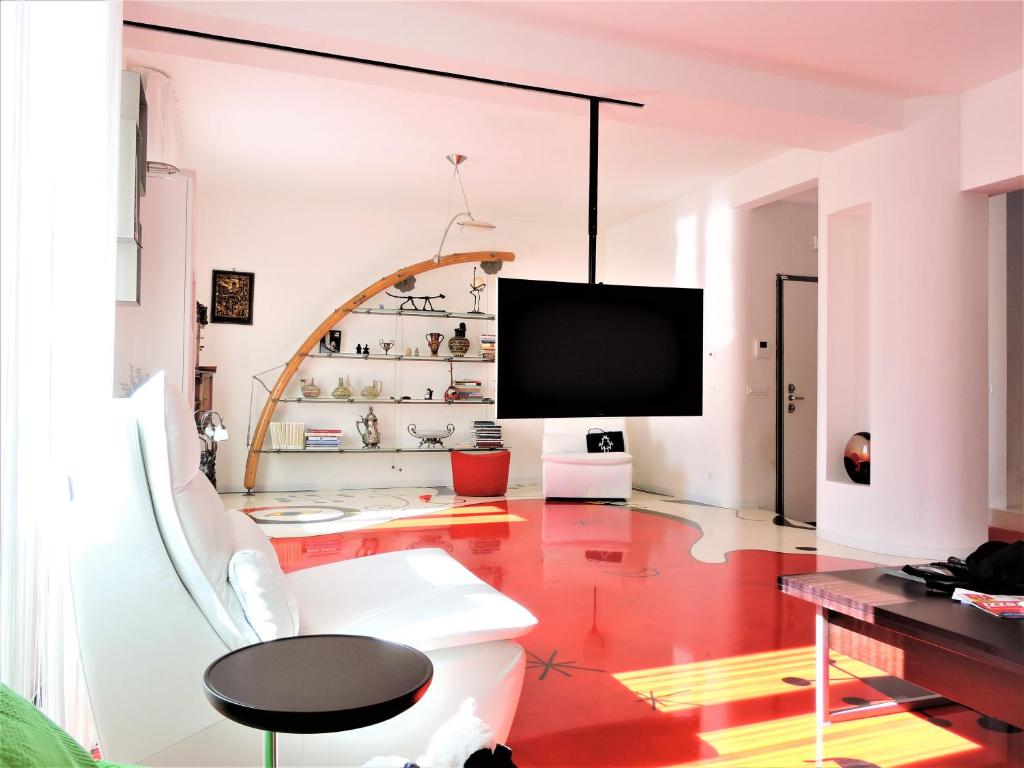 Miro' Holiday Attic