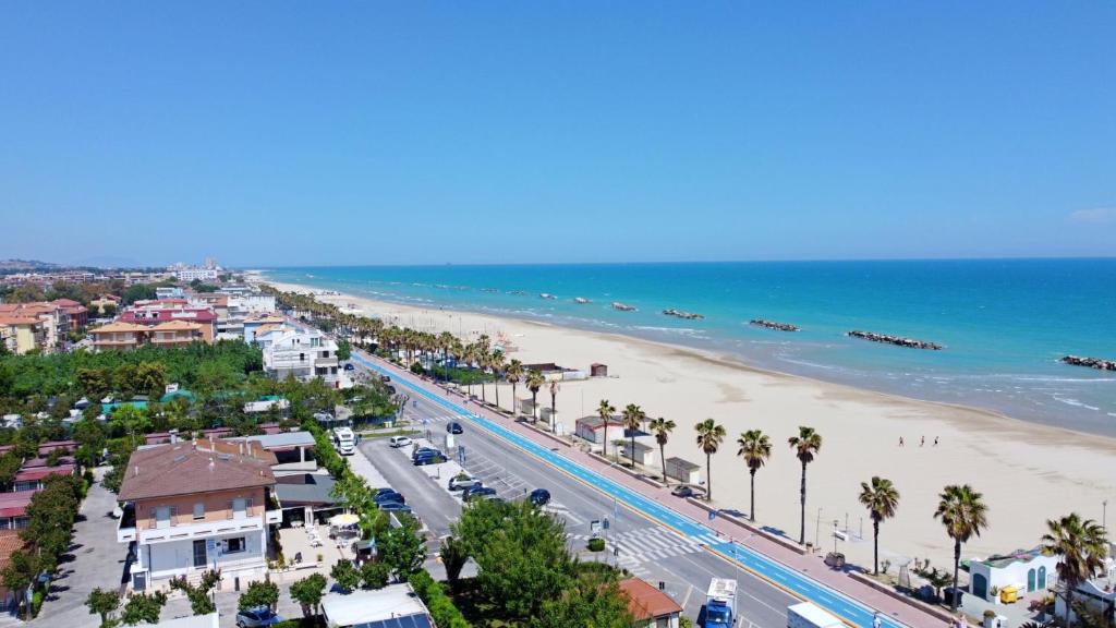Moderno Monolocale sul Mare con WiFi & A/C