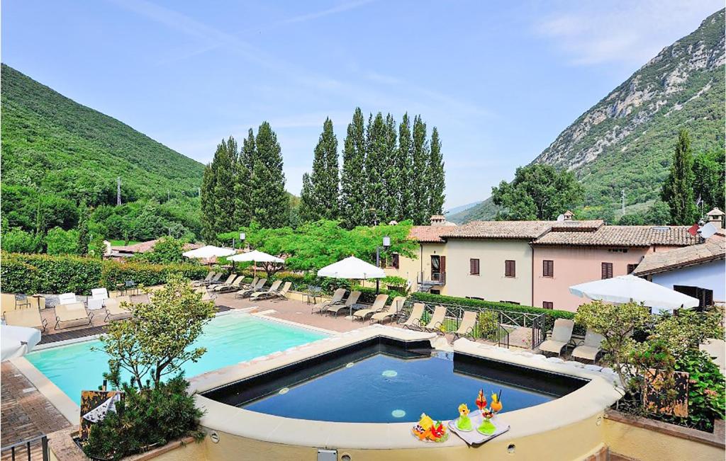 Nice Apartment In Foligno With Kitchenette