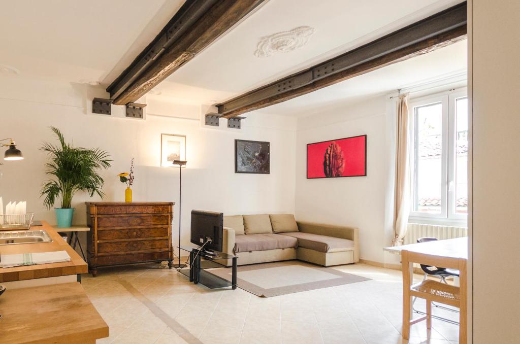 Petroni apartment