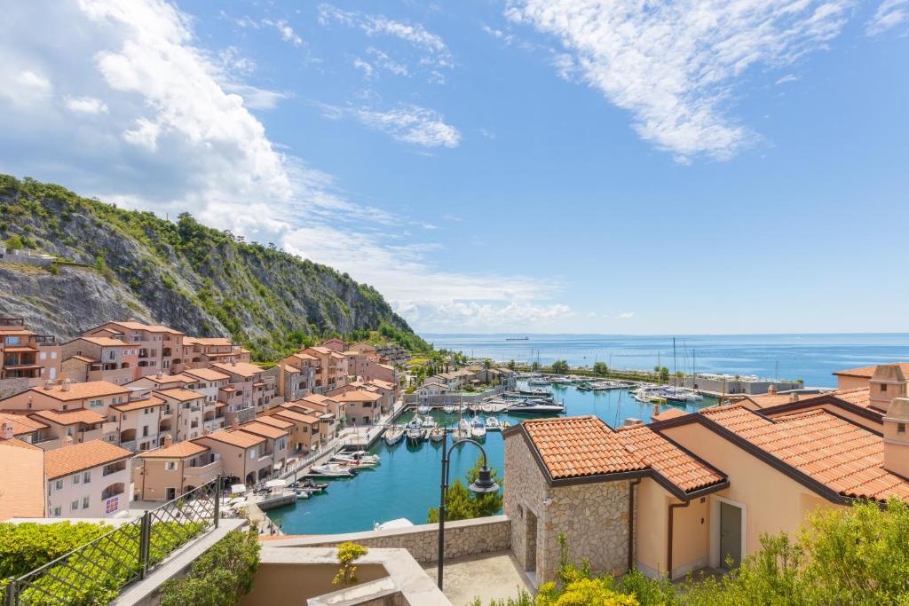 Portopiccolo Apartments - Topazio nel Borgo