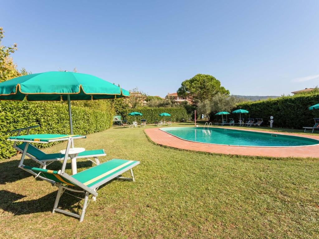 Belvilla by OYO Elegant apartment with pool