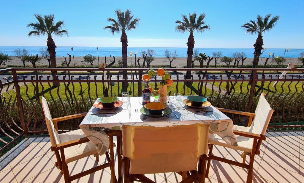 Rainbow Seafront Apartment
