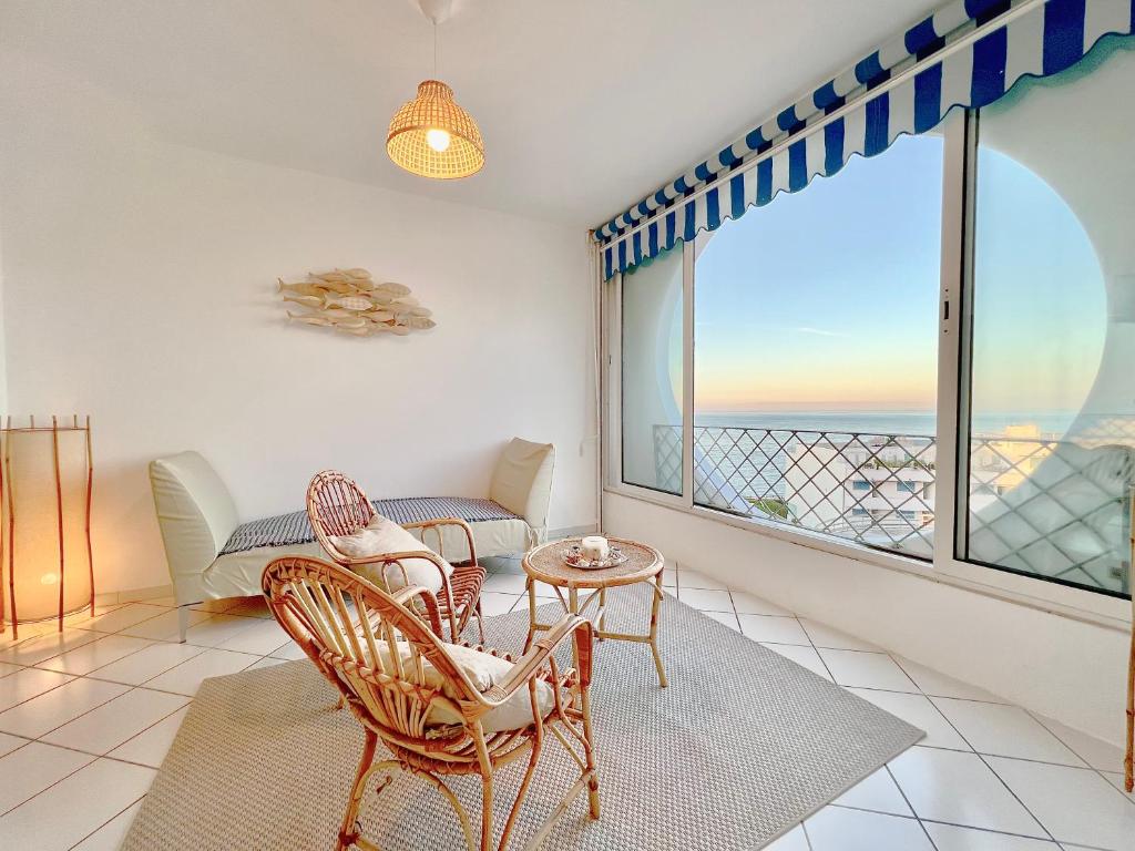 Re del MARE - 3BR Apt - Lounge con vista da sogno