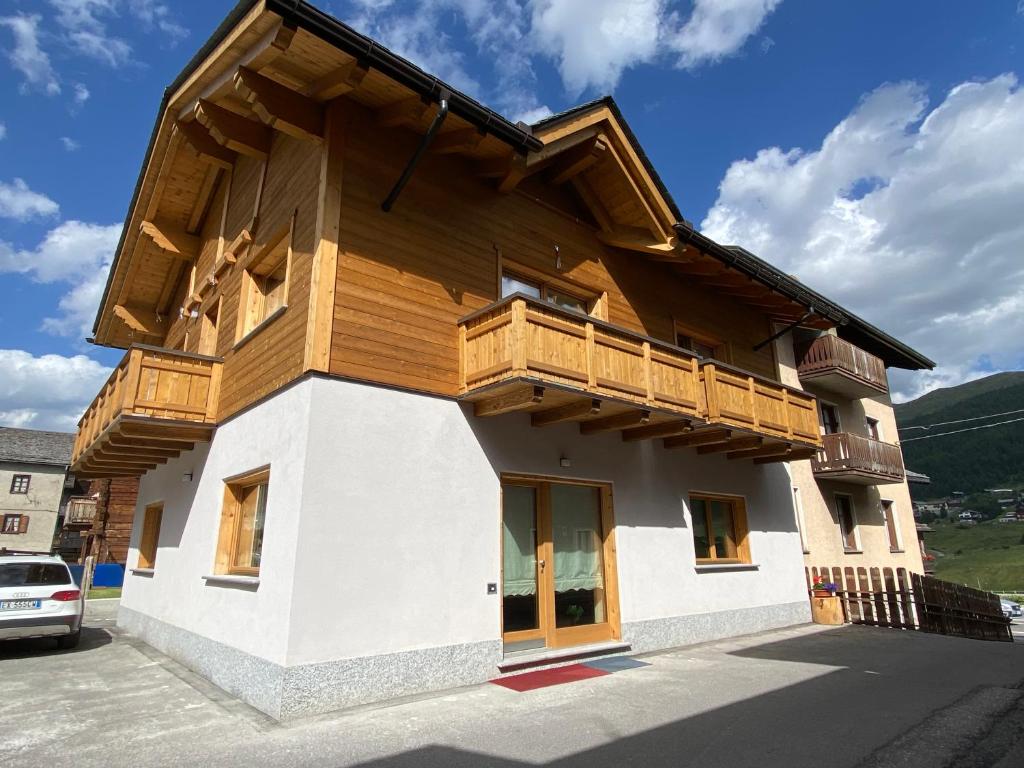 Sara Apartments