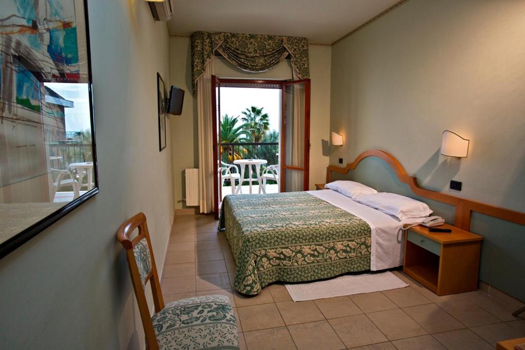 Hotel Sayonara