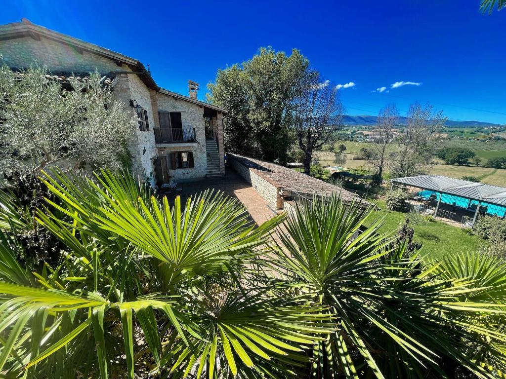 Spoleto Poolside - Sleeps 24