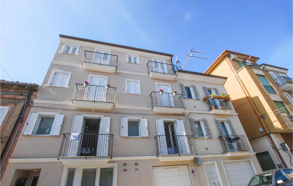 1 Bedroom Stunning Apartment In Porto San Giorgio