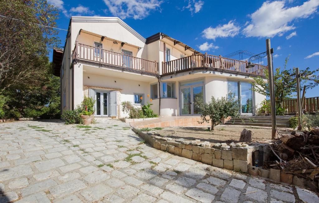 Pet Friendly Home In Colobraro With Kitchen