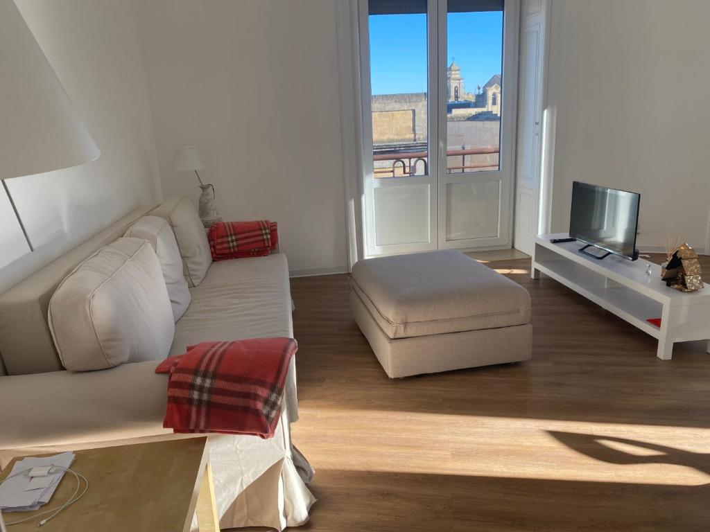 SUNNY Central bright apt, historical living Matera