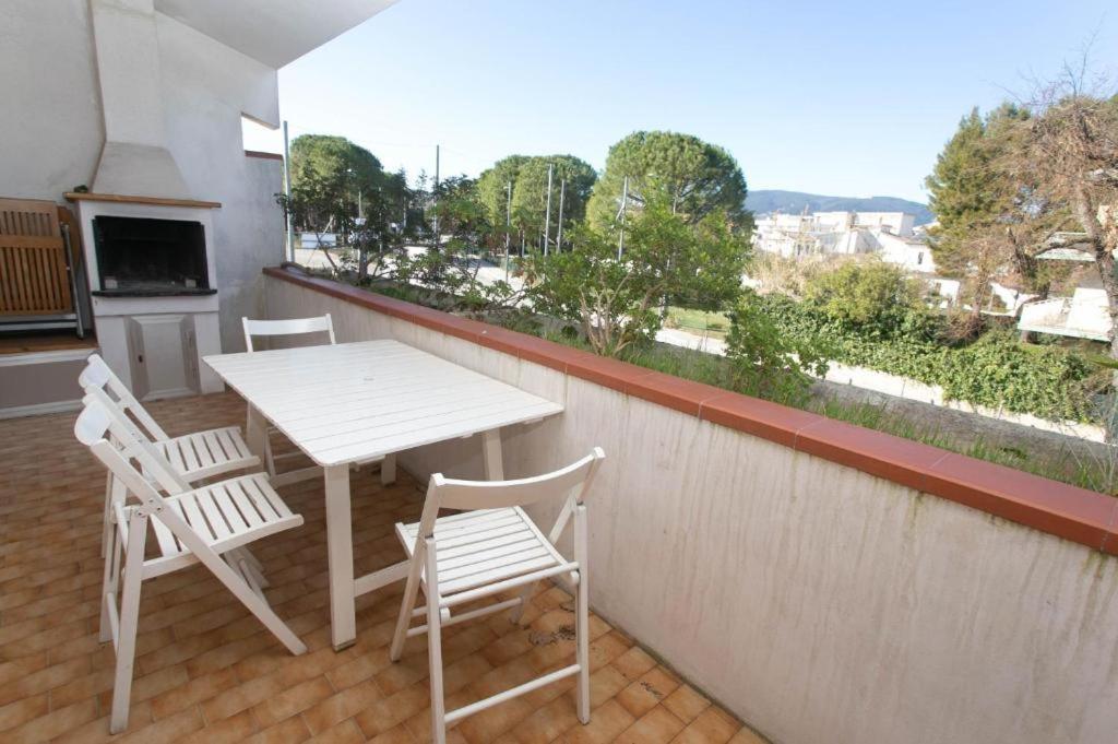 Trilocale con terrazzo a 100 metri dal mare, Marcelli - M025
