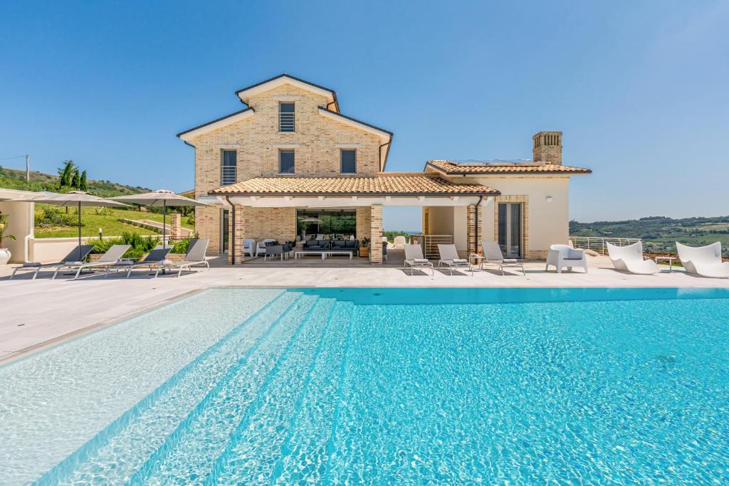 Villa Ada by Mmega