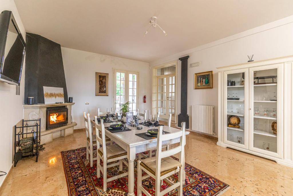 Villa Petrone - Luxury Home tra Bologna e Modena - Wi-Fi, Biliardo, Jacuzzi e piscina