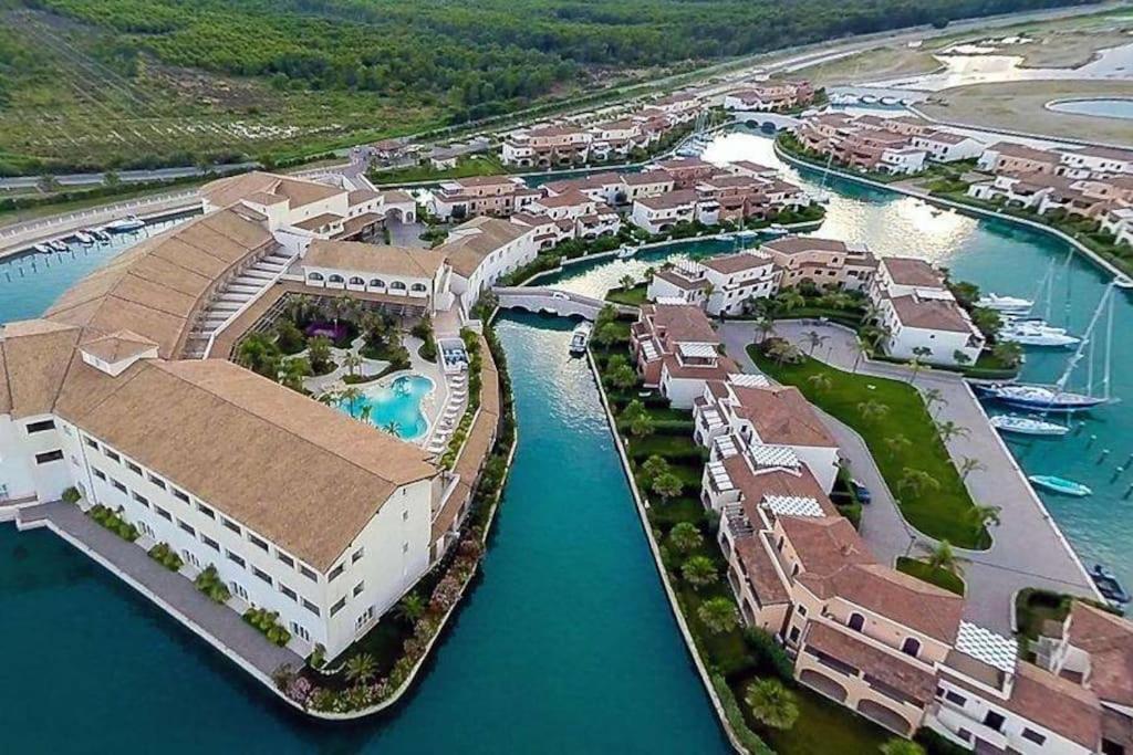 Villa -Resort Marinagri