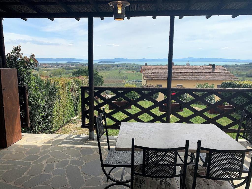 Wohnung in Sanguineto mit Großem Balkon