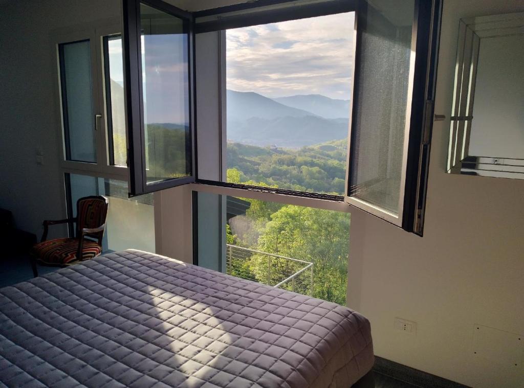 Modernes Ferienhaus mit Pool und 360-Grad-Blick
